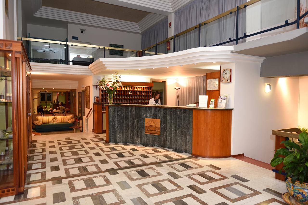 Grand Hotel Delle Terme Terme Luigiane エクステリア 写真